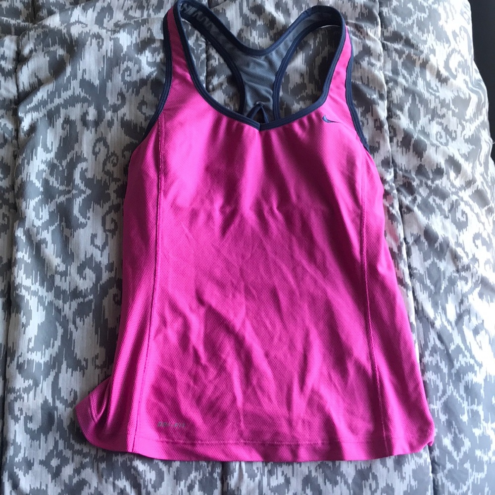 Nike top